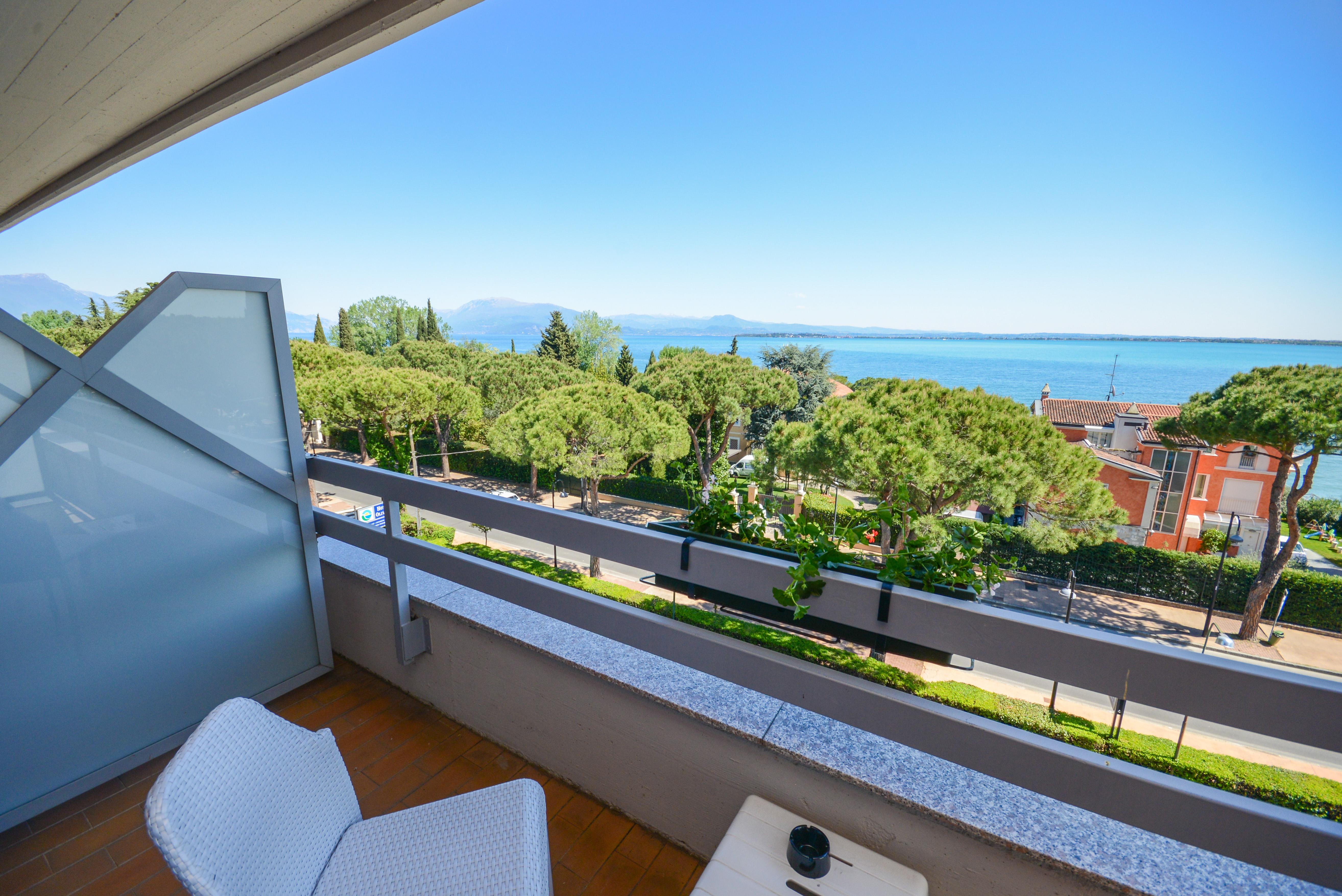 דסנזאנו דל גארדה Hotel Oliveto מראה חיצוני תמונה