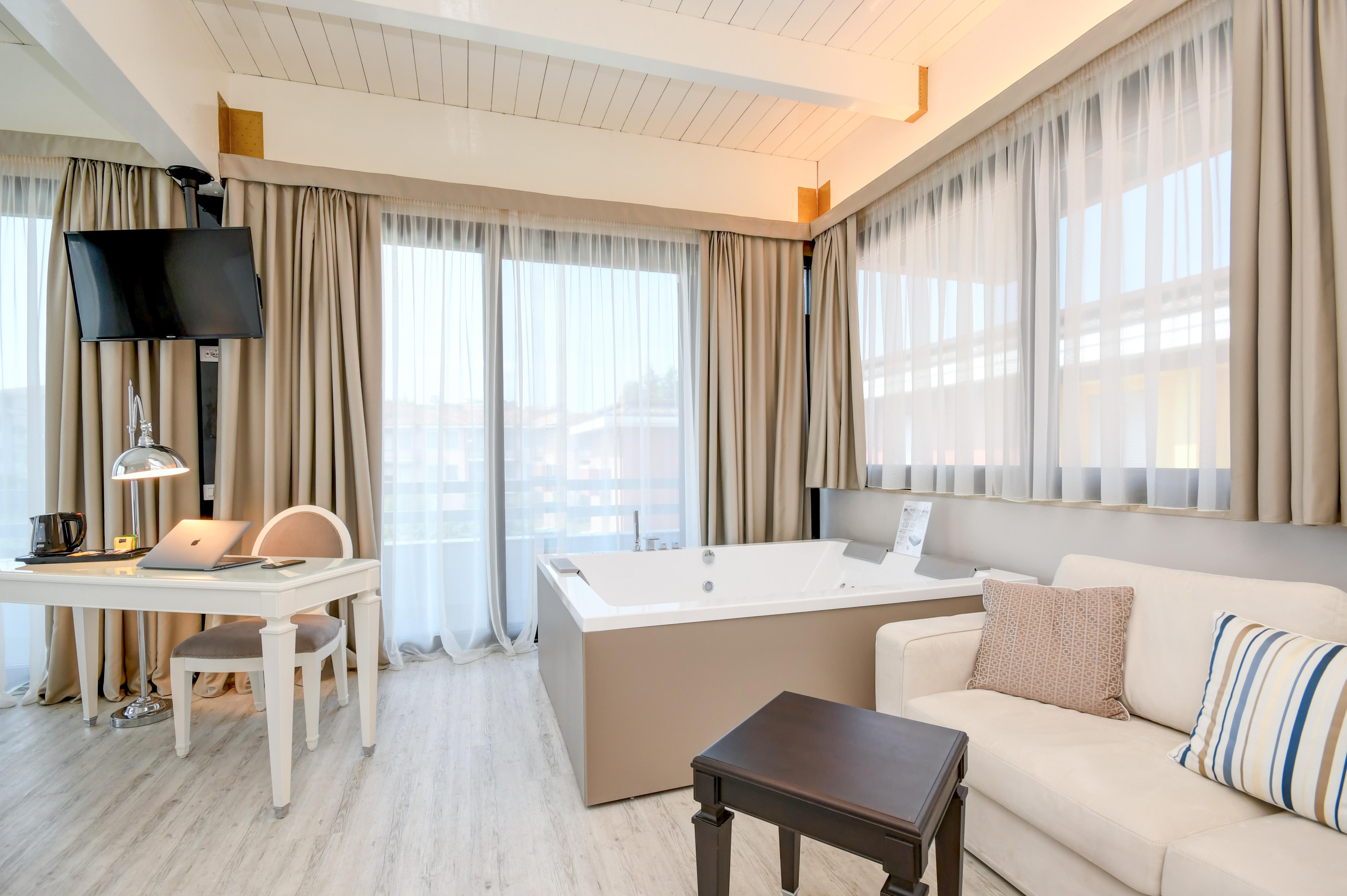 דסנזאנו דל גארדה Hotel Oliveto מראה חיצוני תמונה