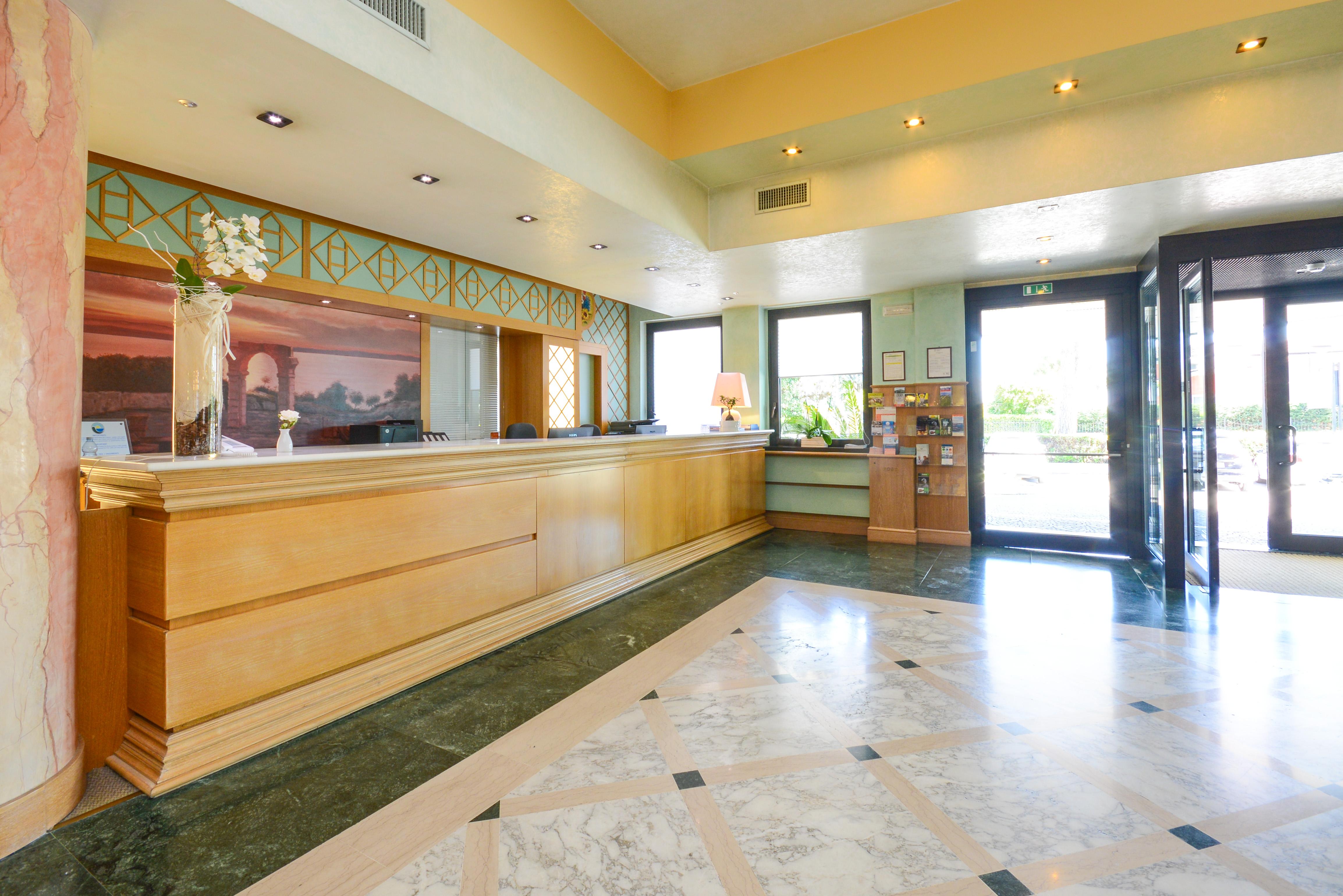 דסנזאנו דל גארדה Hotel Oliveto מראה חיצוני תמונה