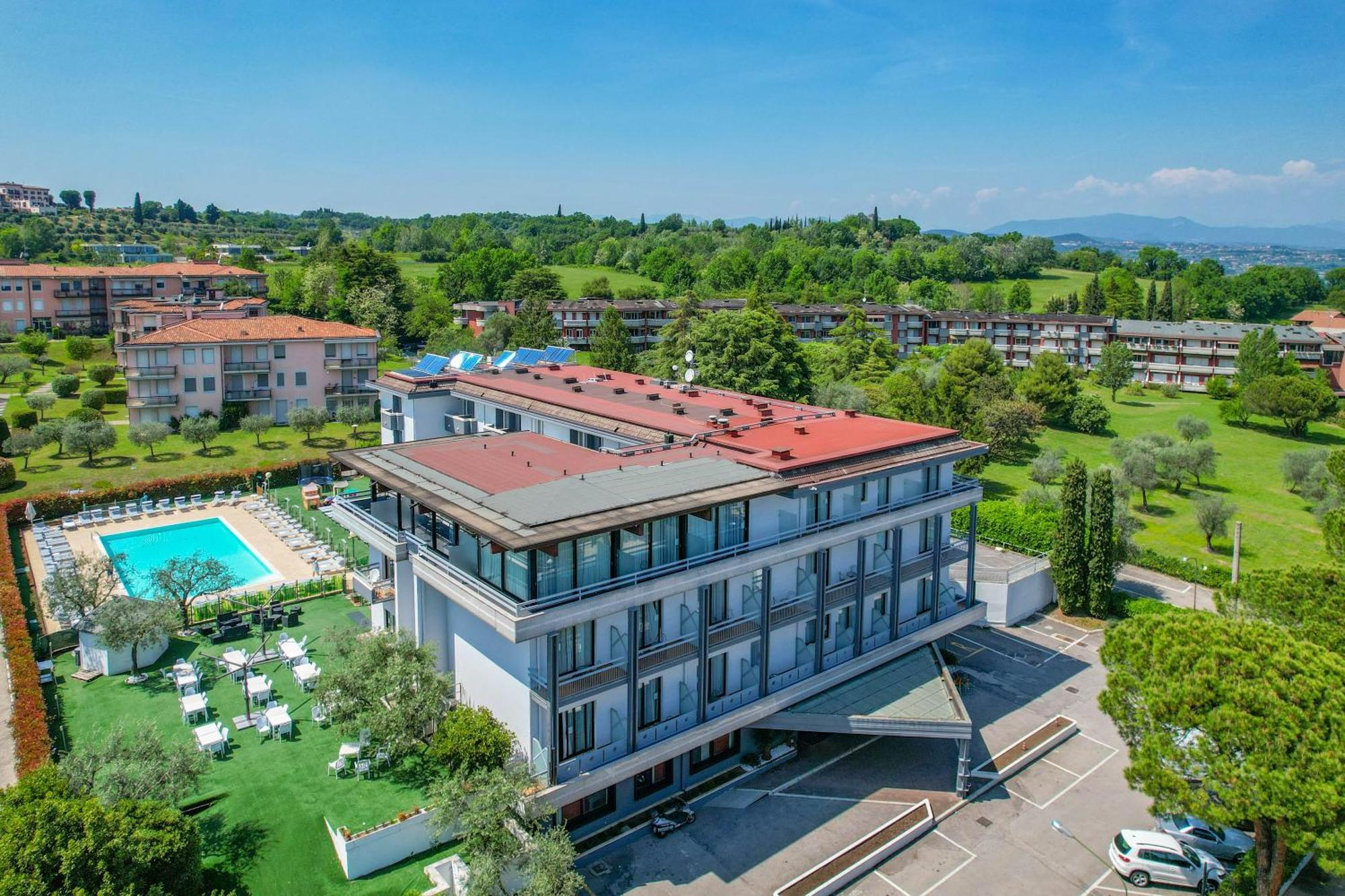 דסנזאנו דל גארדה Hotel Oliveto מראה חיצוני תמונה