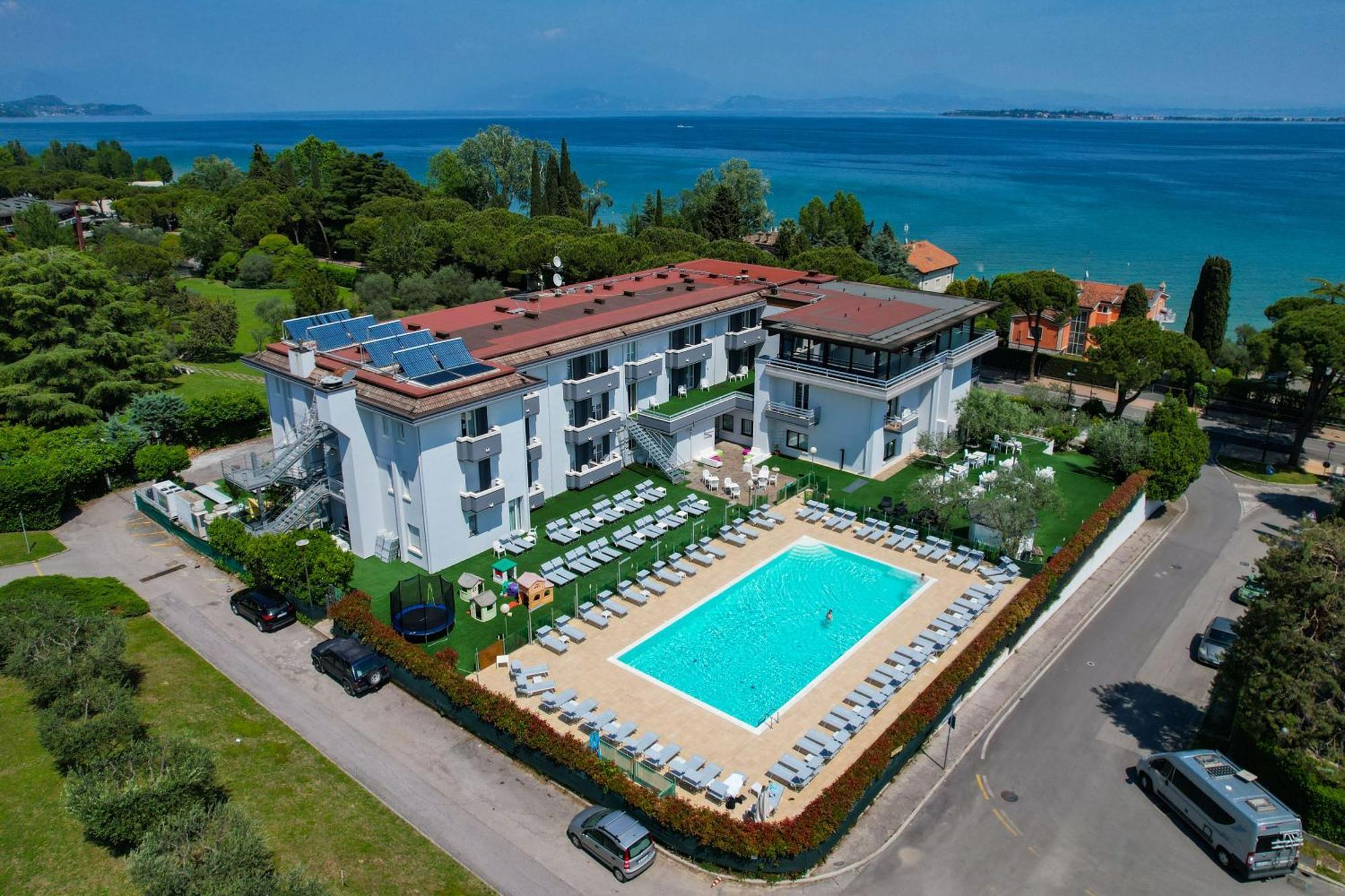 דסנזאנו דל גארדה Hotel Oliveto מראה חיצוני תמונה