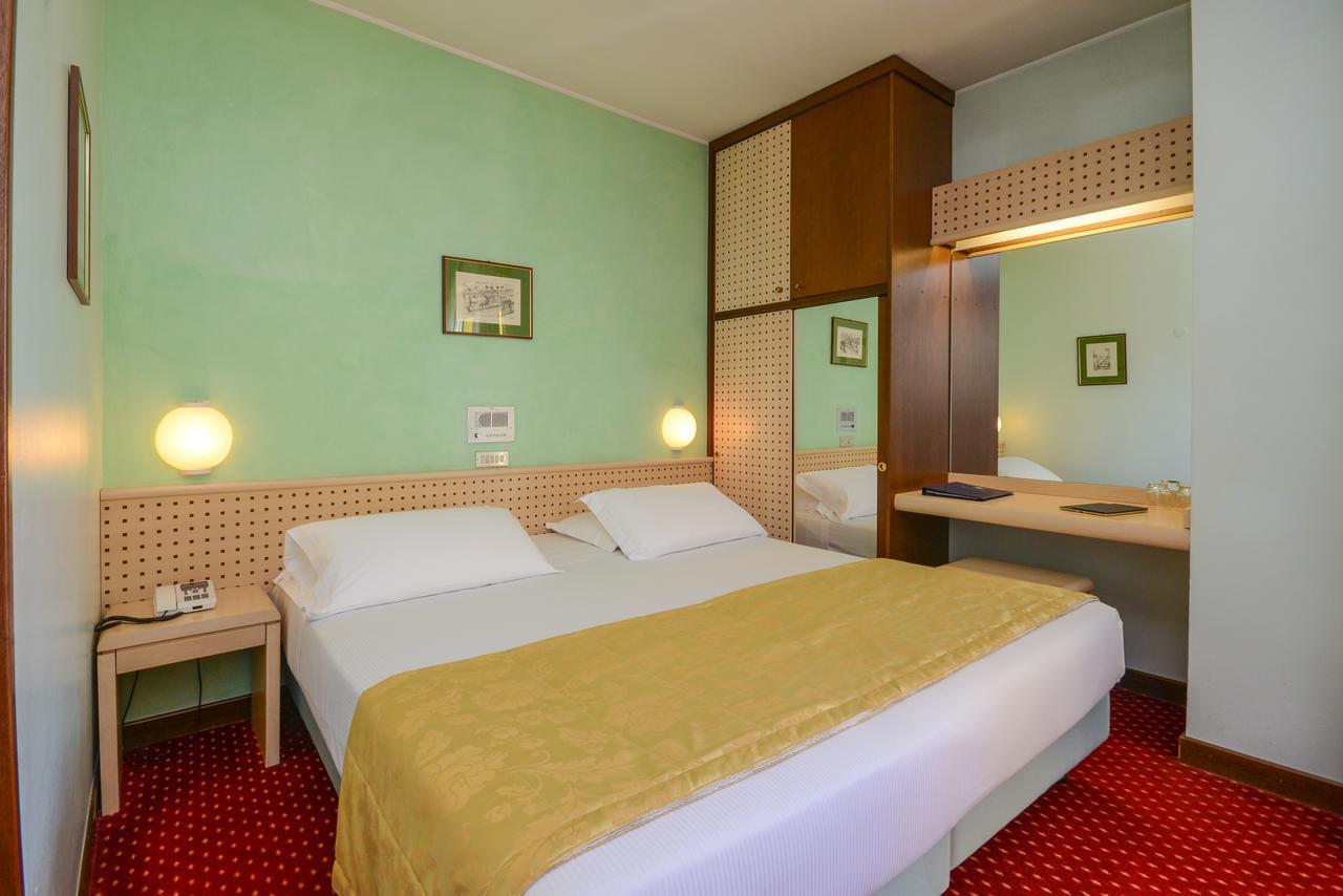 דסנזאנו דל גארדה Hotel Oliveto מראה חיצוני תמונה
