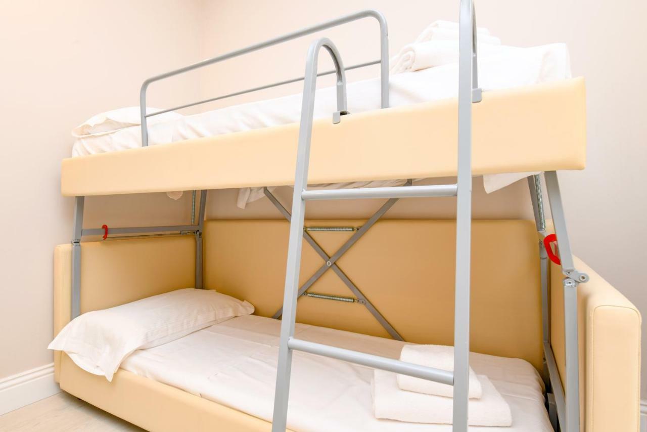 דסנזאנו דל גארדה Hotel Oliveto מראה חיצוני תמונה