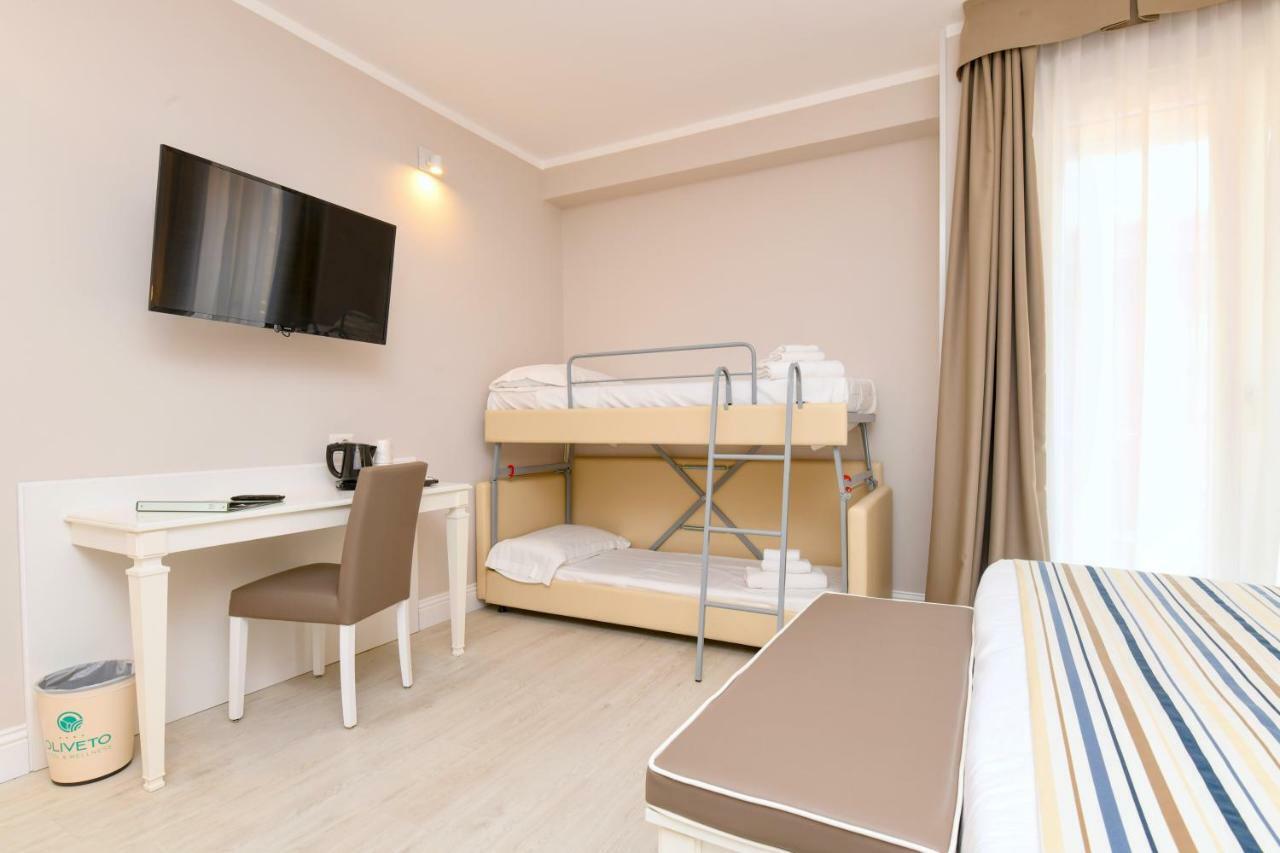 דסנזאנו דל גארדה Hotel Oliveto מראה חיצוני תמונה