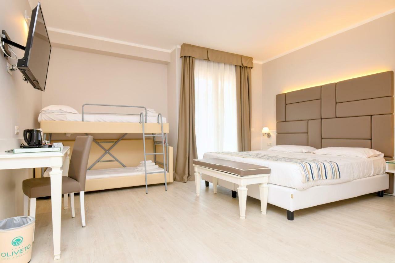 דסנזאנו דל גארדה Hotel Oliveto מראה חיצוני תמונה